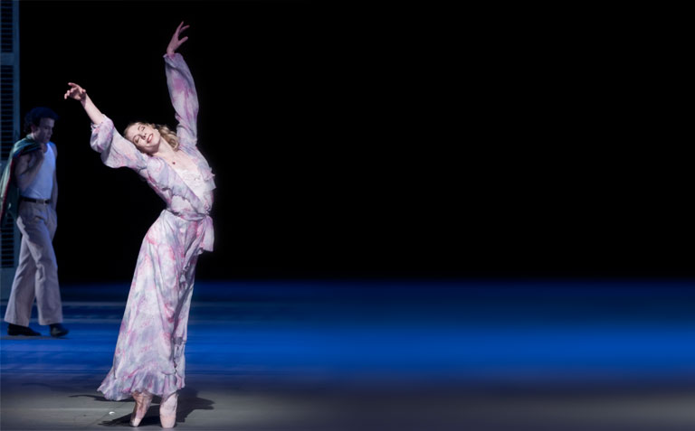 Danser på scenen