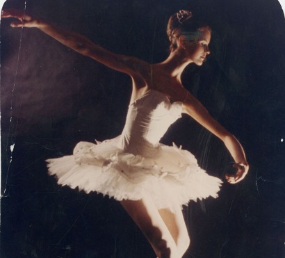 Ansatt som elev / corps de ballet danser i Den Norske Operas Ballett