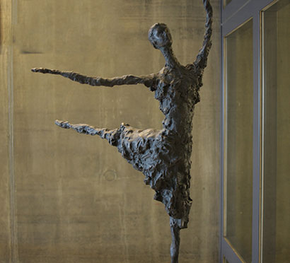 Bronsjeskulptur av Ellen Kjellberg, lagd av Nina Bye blir avduket i Den Norske Opera.