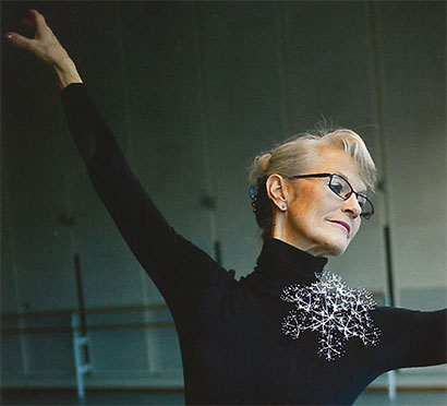 Ellen går av med pensjon etter 50 år som yrkesaktiv danser & pedagog. Hun fortsetter å jobbe litt frilans med undervisni